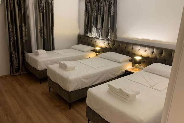 Room 3 of 37