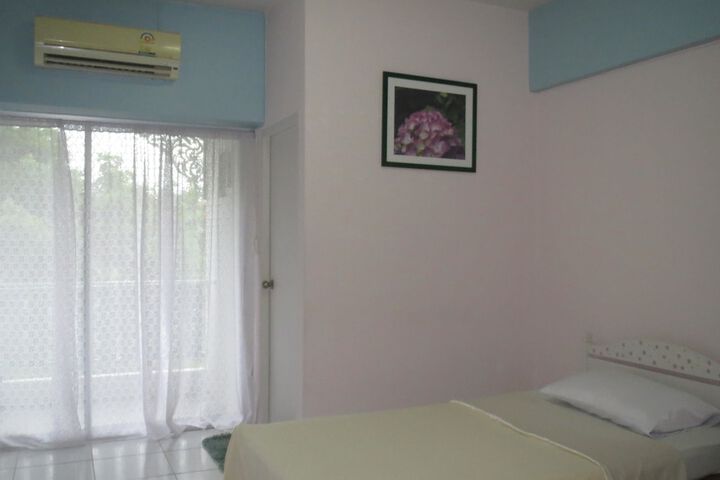 Room 10 of 35