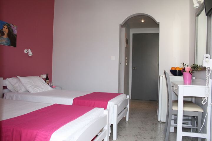 Room 5 of 48