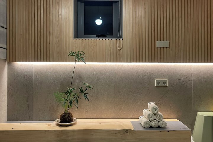 Room 53 of 85