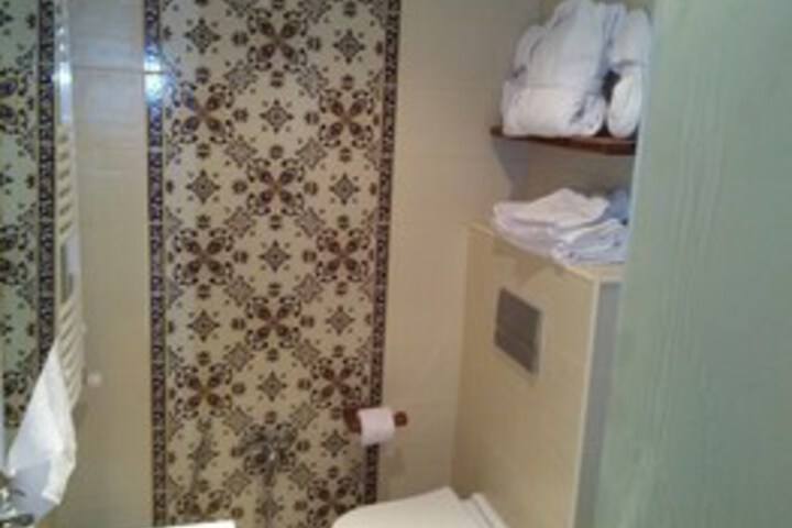 Room 4 of 69