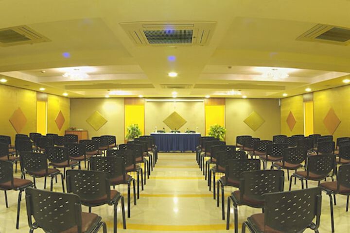 Ballroom/Hall 20 of 22