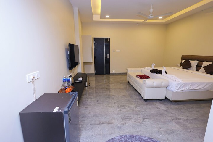 Room 16 of 50