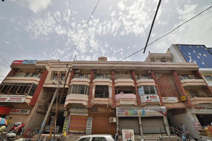 OYO 41929 Hotel Loyal Residency