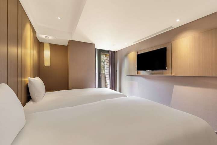 Room 13 of 108