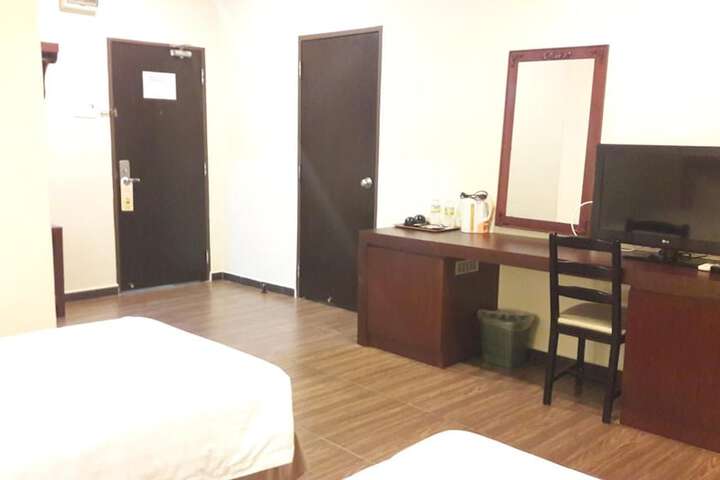 Room 30 of 61