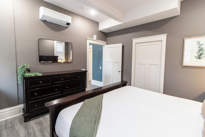 Room 13 of 38