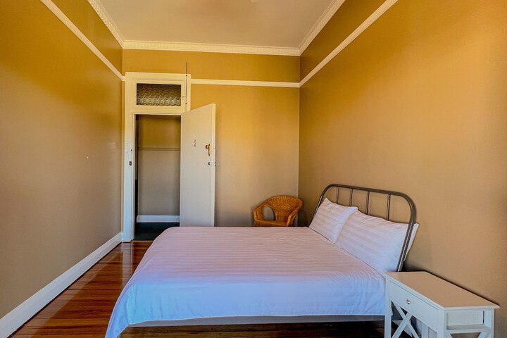 Room 2 of 19