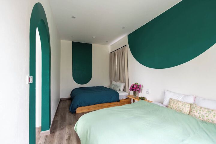 Room 6 of 61