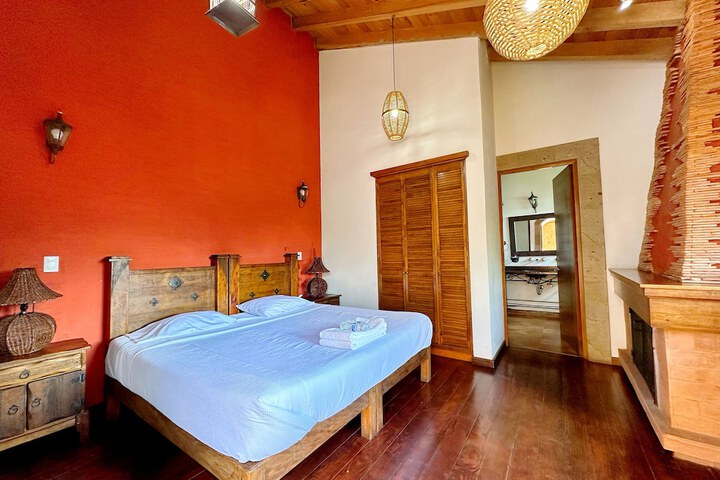 Room 40 of 99