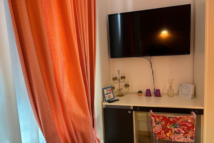 Room 13 of 80