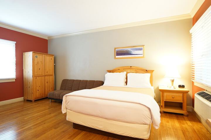 Room 16 of 33