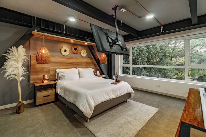 Room 225 of 230