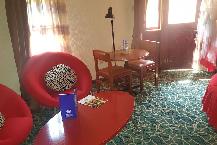 Room 5 of 80