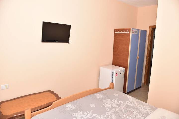 Room 10 of 31