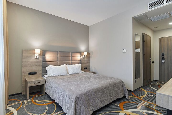 Room 25 of 124