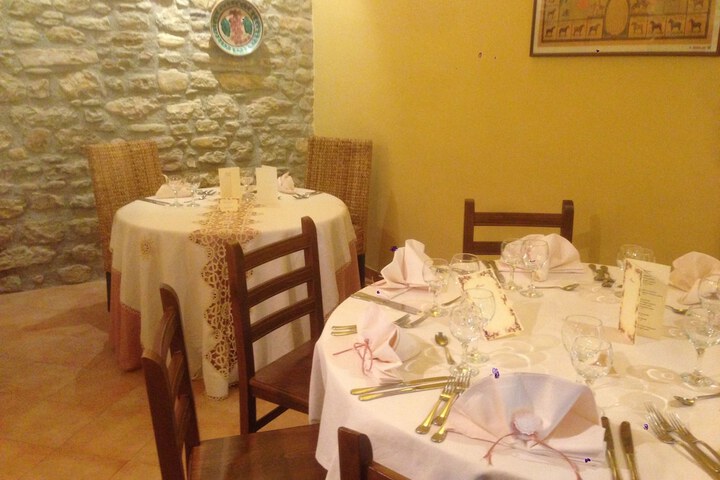 Dining 21 of 54