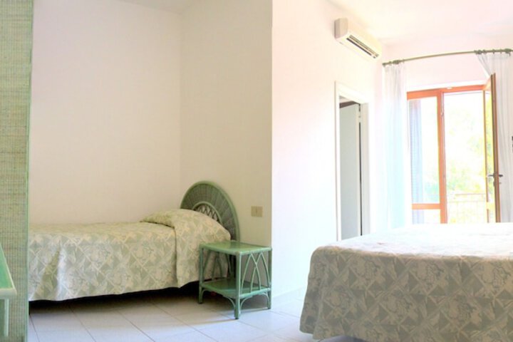 Room 5 of 51