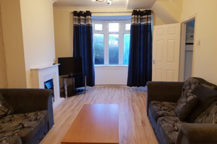 Lounge 20 of 61