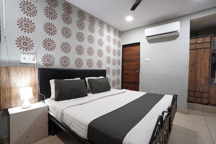 Room 7 of 15
