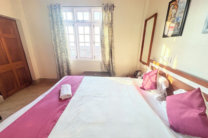 Room 6 of 24