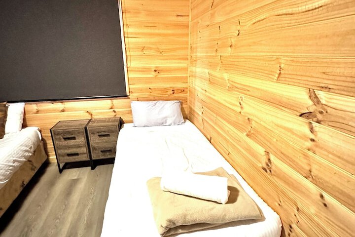 Room 10 of 180