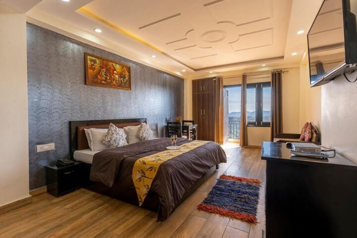 Room 4 of 31