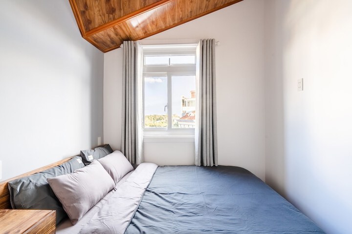 Room 4 of 29