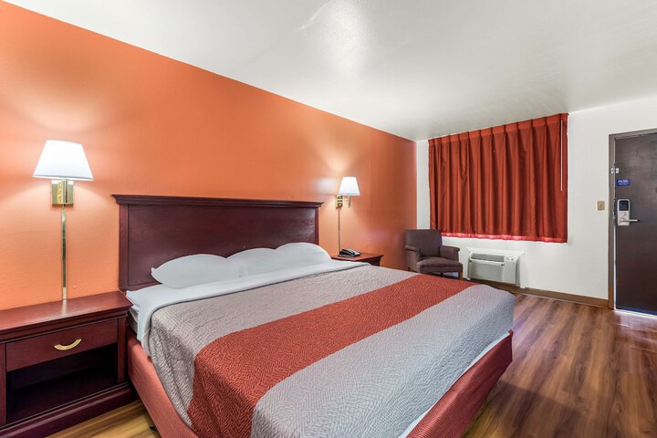 Room 16 of 32
