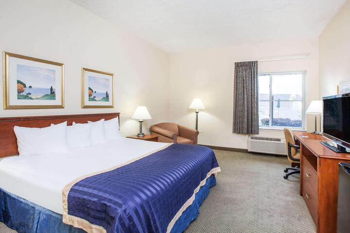 1 King Bed Superior (6 of 13)