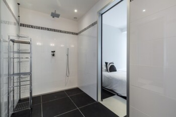 Room 3 of 29