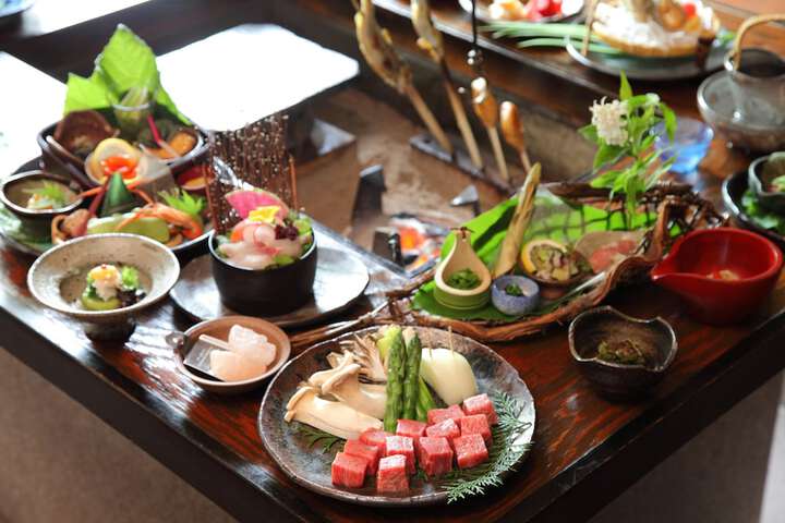 Dining Photos