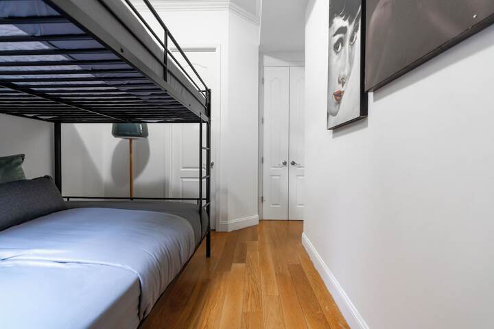 Room 13 of 36