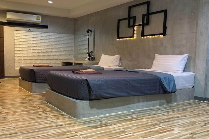 Room 47 of 95