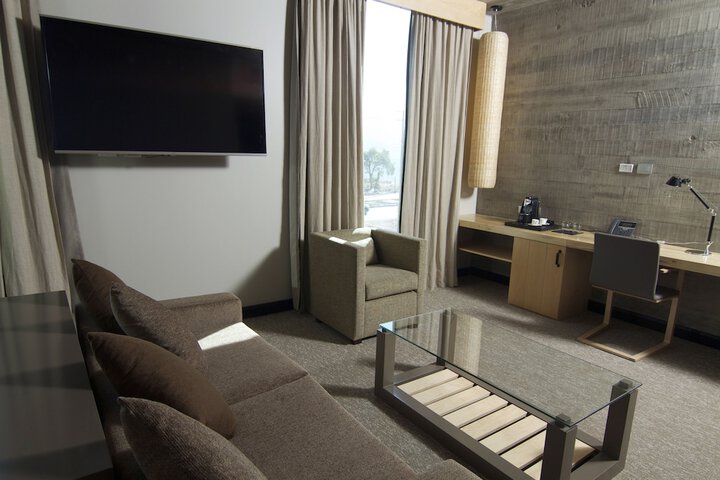 Room 4 of 65