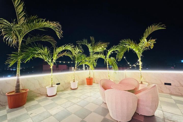 Room 4 of 33