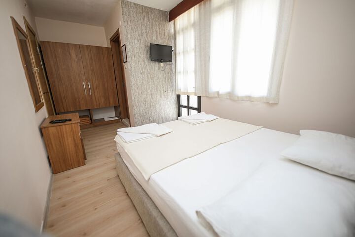 Room 8 of 26