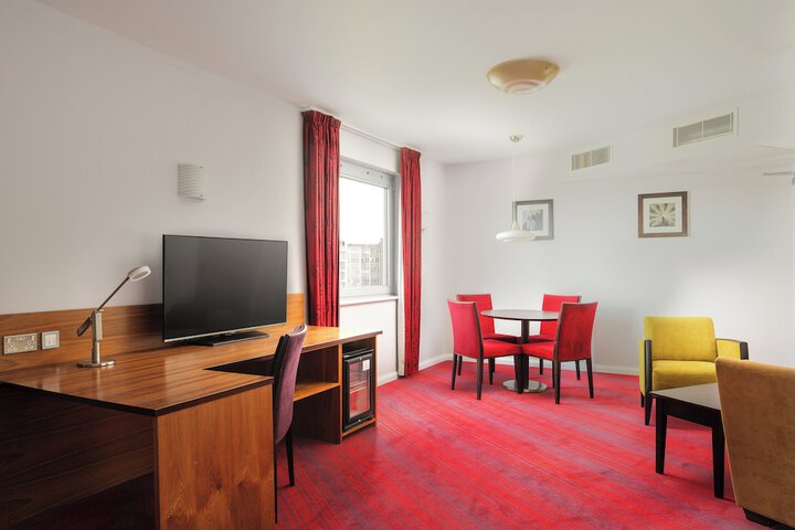Room 33 of 88