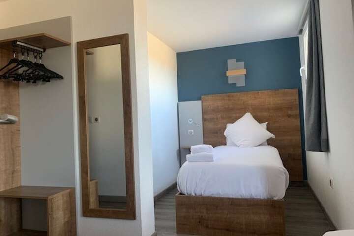 Room 18 of 49
