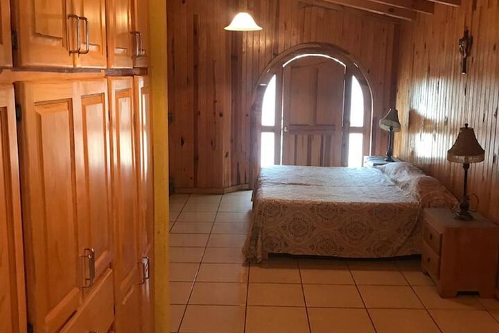 Room 6 of 81