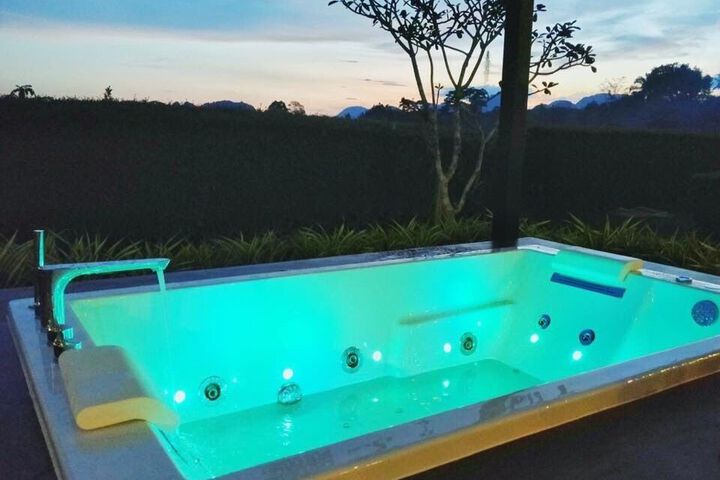 Pool 64 of 97