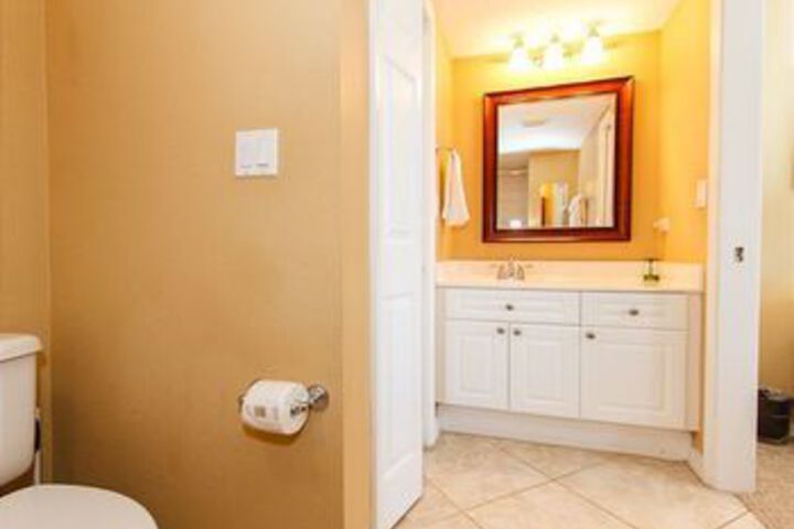 Room 9 of 38