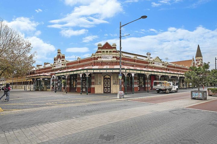Shopping mall