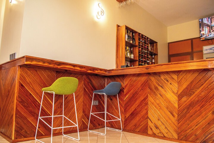 Lounge 45 of 58