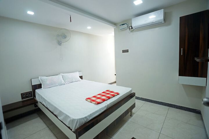 Room 8 of 49