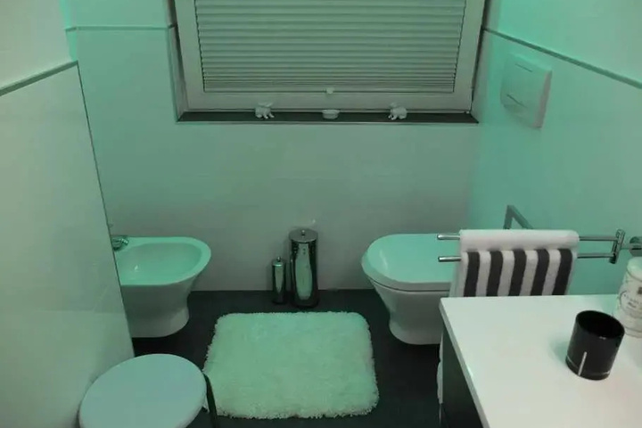 Room 8 of 15