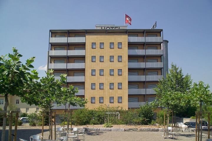 Hotel 32 of 32