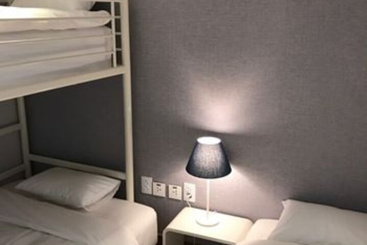 Room 16 of 39