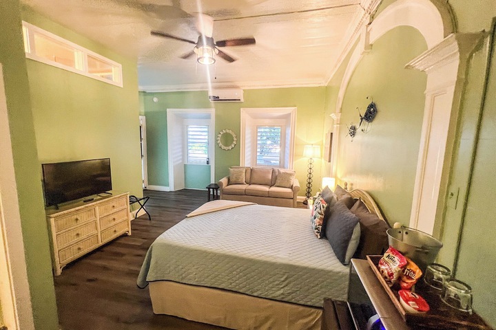 Room 51 of 171