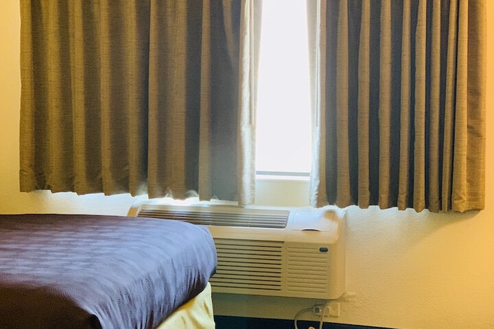 2 Queen Beds Accessible (40 of 70)